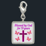 DIJE CRISTIAN PINK 70TH BIRTHDAY CROSS DISEÑN<br><div class="desc">Este cristiano y alegre de 70 años adorará celebrar cumplir 70 años con este hermoso diseño de 70 años de cruz rosa y mariposa en Tees, bolsas de té, tazas, almohadas y regalos. Delibera a su espiritual y a su Dios amando a los 70 años con un regalo de cumpleaños...</div>