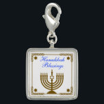 Dije Oro Menorah<br><div class="desc">Encanto plateado esterlina cuadrado con una imagen de un menorah del oro en un marco del oro con las estrellas del oro de David, y un sentimiento adaptable del día de fiesta. Vea la colección entera del encanto de Jánuca en la sección de los DÍAS DE FIESTA.</div>