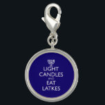 DIJE VELAS LIGERAS Y LAGOS DE COMIDA<br><div class="desc">Diversión por Halloween. VELAS LIGERAS Y LAGOS COMIENDO con una menorah. Diseño basado en la moral británica de 1939</div>