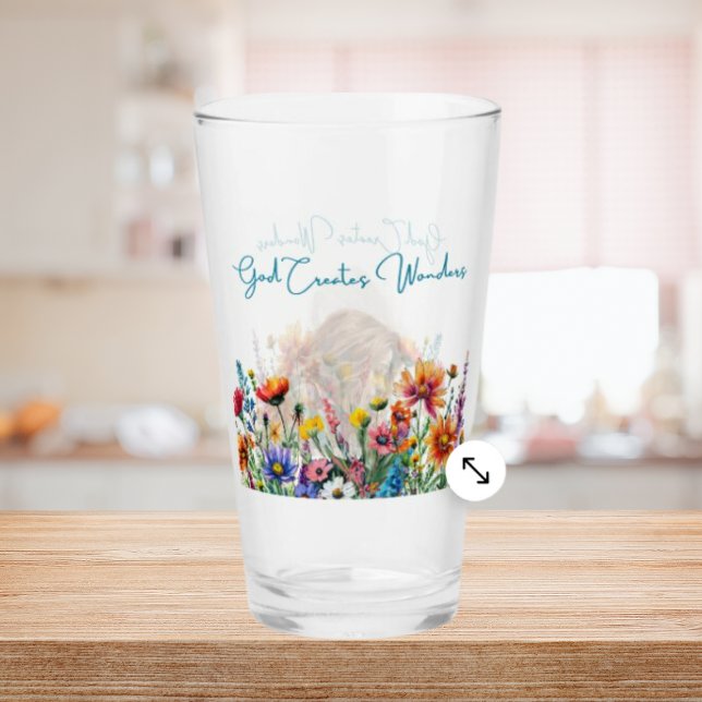 Dios crea maravillas - Vidrio de fe floral de 16 o (Good Creates Wonders
This 16 oz glass symbolizes growth and the abundant joys of life.)