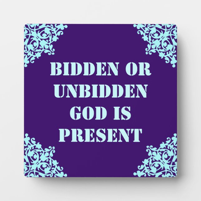 Dios está presente en la placa (Frente)