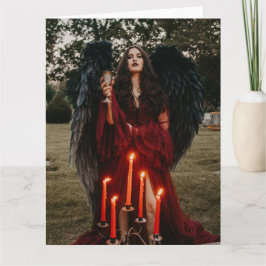 Diosa mujer adorable con tarjeta en blanco y negro