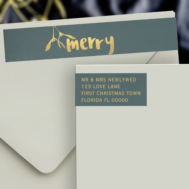 Dirección de feriado de los Navidades de la mistle (A festive green and gold merry mistletoe wrap around label with space for your address)