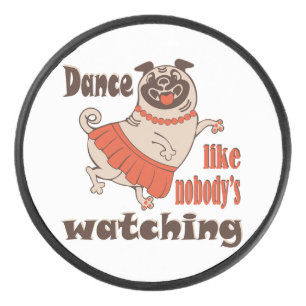 Disco De Hockey Baila como nadie ve a la chica Pug Dog