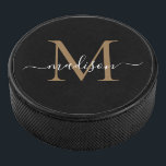 Disco De Hockey Clásico Monograma de Oro Negro Giro Guión Femenino<br><div class="desc">Clásico Monograma de Oro Negro Girona guión de hockey femenino</div>