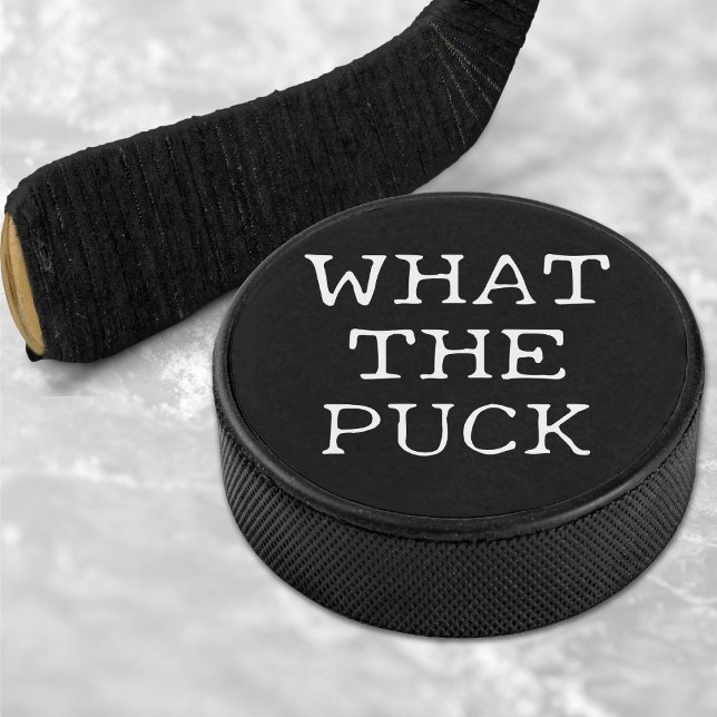 Disco De Hockey Gracioso lo que el Puck negro y blanco (Funny Quote What the Puck Black & White Hockey Puck)