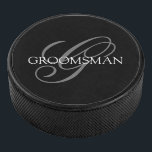 Disco De Hockey Monograma de Groomsman<br><div class="desc">Haz tu propio disco de hockey personalizado. Personalice este diseño con su propio texto. Puede realizar un personalizar adicional de este diseño seleccionando el enlace "personalizar adicional" si lo desea.</div>