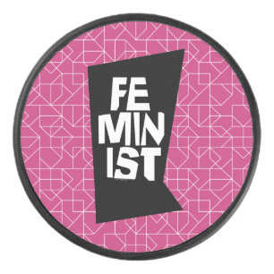 Disco De Hockey Mujeres feministas me chica a una mujer demasiado