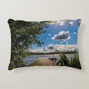 Diseño de almohadas lumbares con vistas al muelle