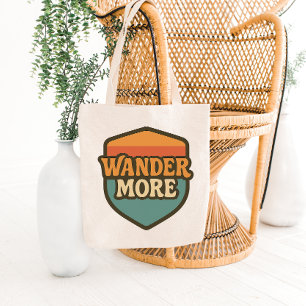 Diseño de bolsa de mano con insignia de viaje retr