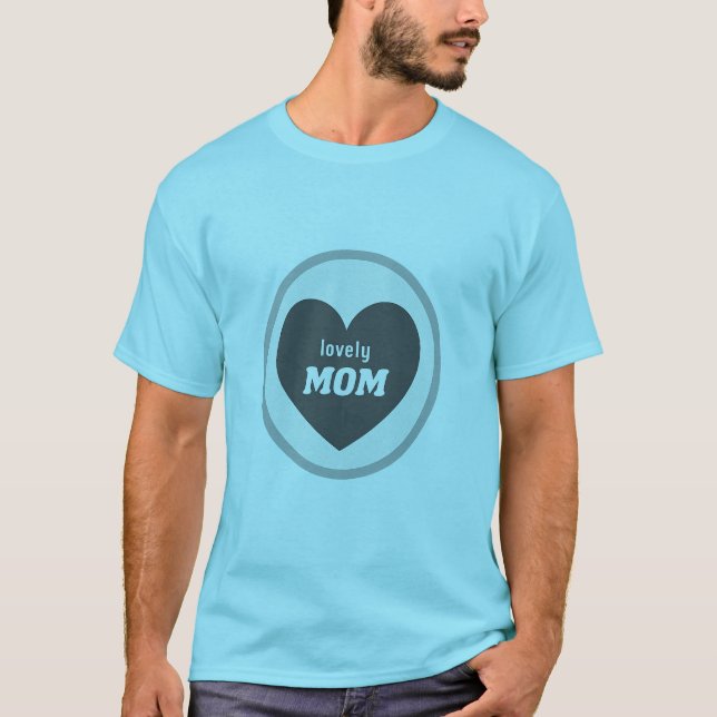 Diseño de camiseta con insignia de corazón de mamá (Anverso)