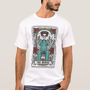 Diseño de camiseta de carta de tarot de enfermera