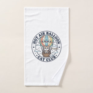 Diseño de camiseta de gato lindo en globo aerostát