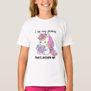 Diseño de camiseta de unicornio lindo