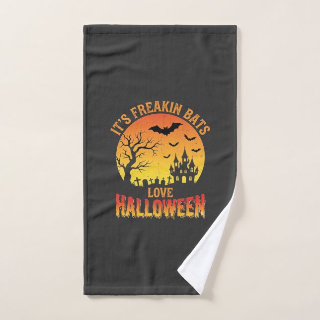 Diseño de Castillo Embrujado de Halloween que Aman (Toalla de mano)