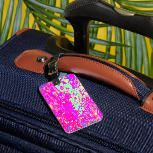 Diseño de colores brillantes en azul en etiqueta d