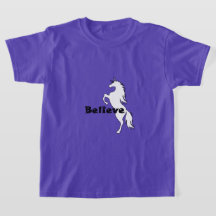 Diseño de creencia de Unicorn - Camiseta básica de