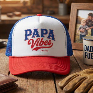 Diseño de gorra de camionero retro rojo azul Papa 