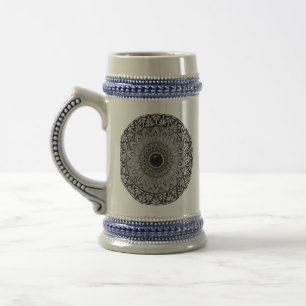 diseño de mandala en taza de cerveza