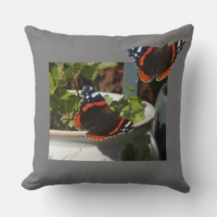 Diseño de Mariposa Almirante Rojo Almohada Persona
