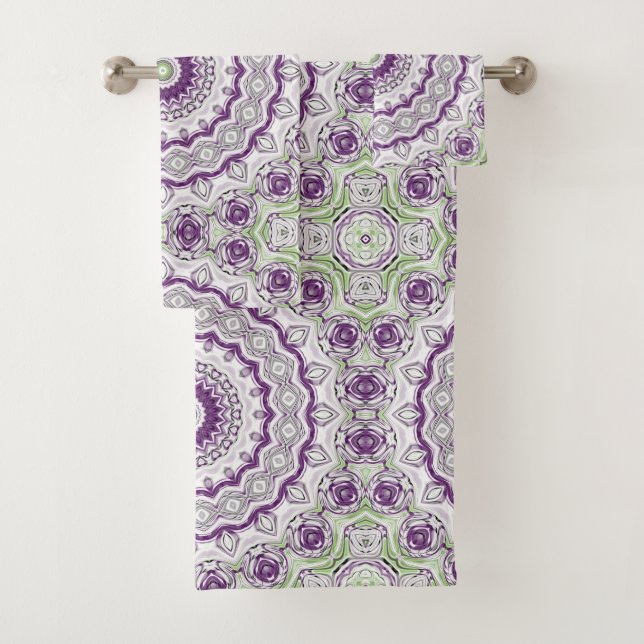 Diseño de patrón de mandala púrpura y verde (In situ)