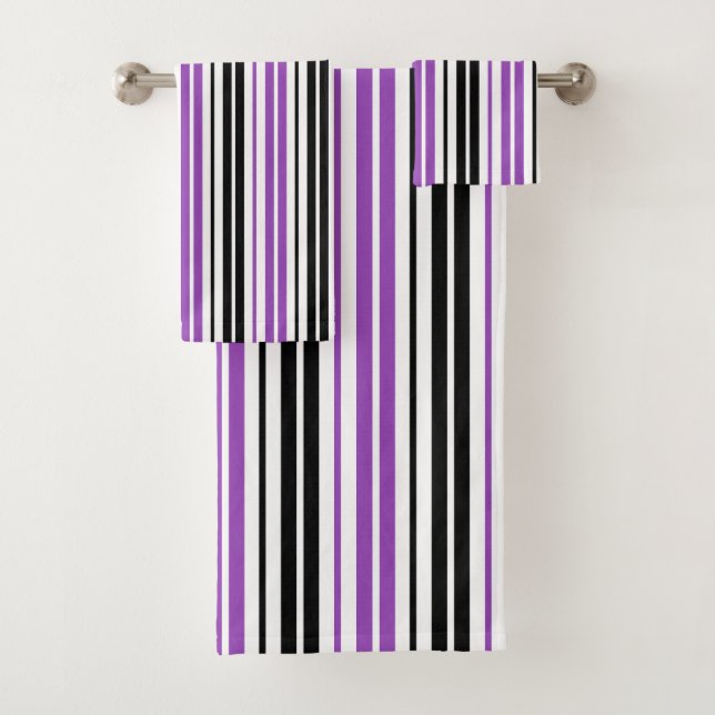 Diseño de patrón de rayas blancas y negras moradas (In situ)