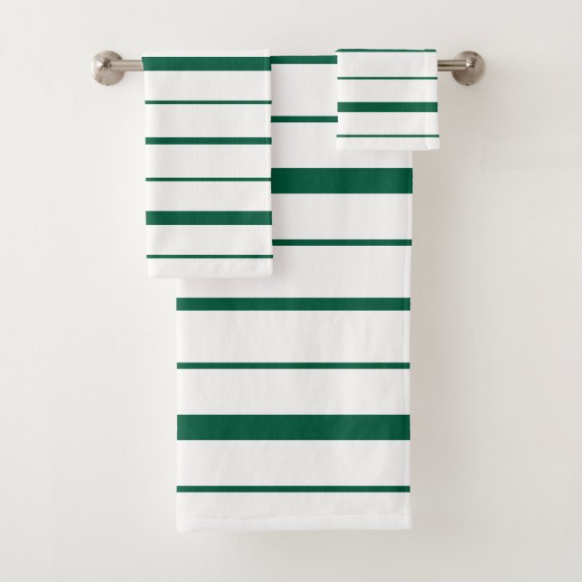 Diseño de rayas verdes sobre baño blanco (In situ)