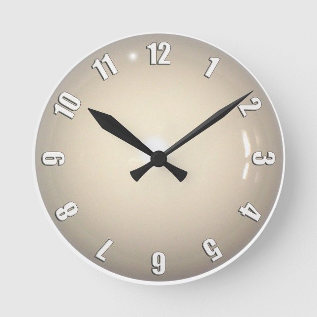 Diseño de reloj de juego de bolas blancas (Anverso)
