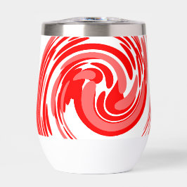 Diseño de remolino rojo en botella de agua
