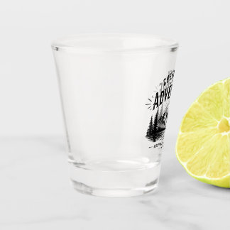 Diseño de vaso de chupito de aventura vintage