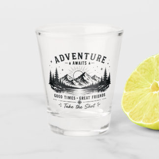 Diseño de vaso de chupito de aventura vintage