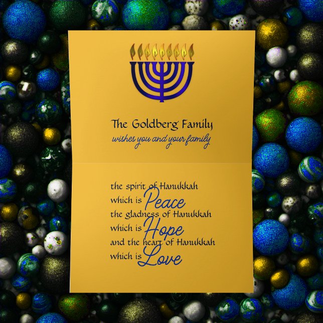 Diseño dentro de la tarjeta Hanukkah Scrolly Gold (Subido por el creador)