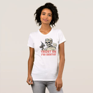 diseño divertido de camiseta médica
