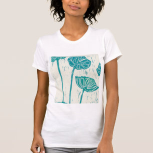 diseño floral azul en camiseta