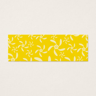 Diseño floral de verano. Amarillo pálido.