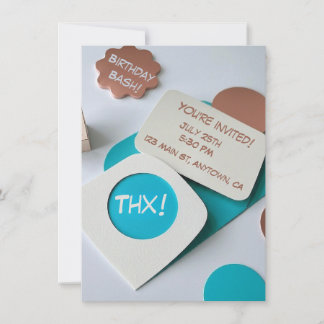 Diseño único y distintivo de la invitación al cump