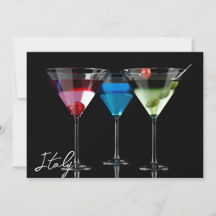 Distintos cócteles con gafas de martini en negro