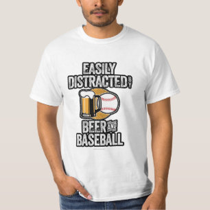 Distracción fácil por camiseta de cerveza y béisbo