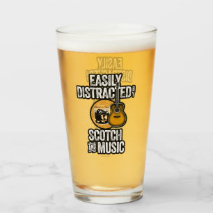 Distracción fácil por escocés y música