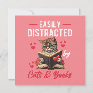 Distracción fácil por gatos y libros