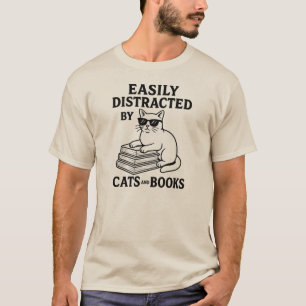 Distracción fácil por gatos y libros de camisetas