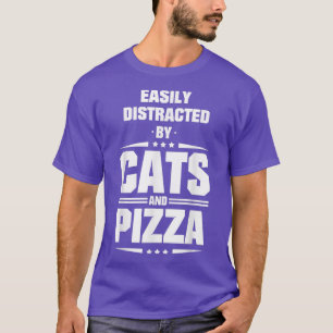 Distraído Fácilmente Por Gatos Y Camisetas De Pizz