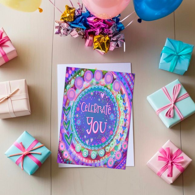 Diversión celebra tu tarjeta de corazones modernos (Subido por el creador)