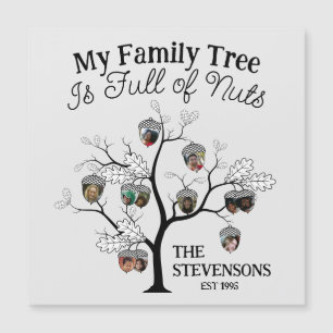 Divertido árbol familiar de fotos está lleno de Na