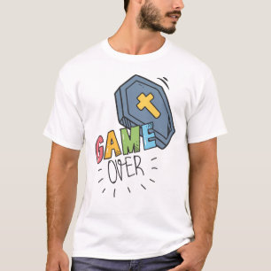 Divertido juego de Halloween sobre la camiseta de 