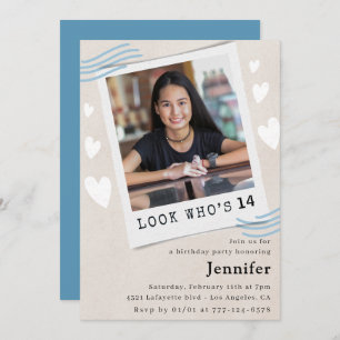 Divertido look quién está cumpliendo invitaciones