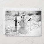 Divertido viaje deportivo de invierno para Navidad<br><div class="desc">La tarjeta de vacaciones Let It Snowman Winter Sports Downhill Ski Vacation Card es un producto delicioso y festivo en Base Reality. Esta tarjeta postal es perfecta para enviar cálidos deseos y difundir alegría durante la temporada de invierno. El diseño cuenta con un encantador muñeco de nieve con equipo de...</div>