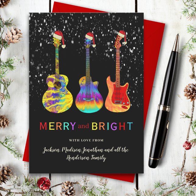 Diviértete con la guitarra de Navidad Alegre y Bri (Christmas guitars wearing Santa hats Merry and Bright music themed custom holiday greetings card)
