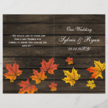 doblado de los programas de boda rústicos en otoño