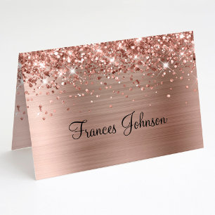 Doble sus propias tarjetas de nombre con rosa dora